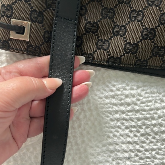Gucci Logo Large Monochrome Canvas Adjustable Tote - Picture 10 of 10